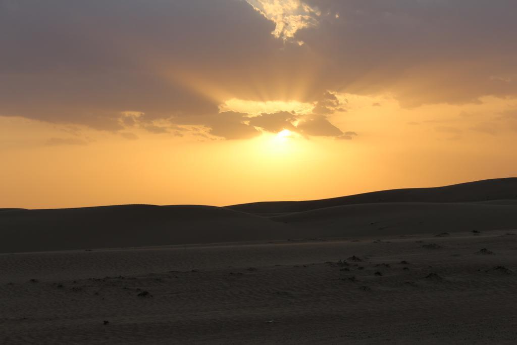 Legend Desert Camp Fulayj al Masha'ikh Ngoại thất bức ảnh